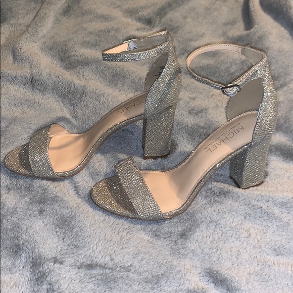 Silver high heels - Picture 1 of 2